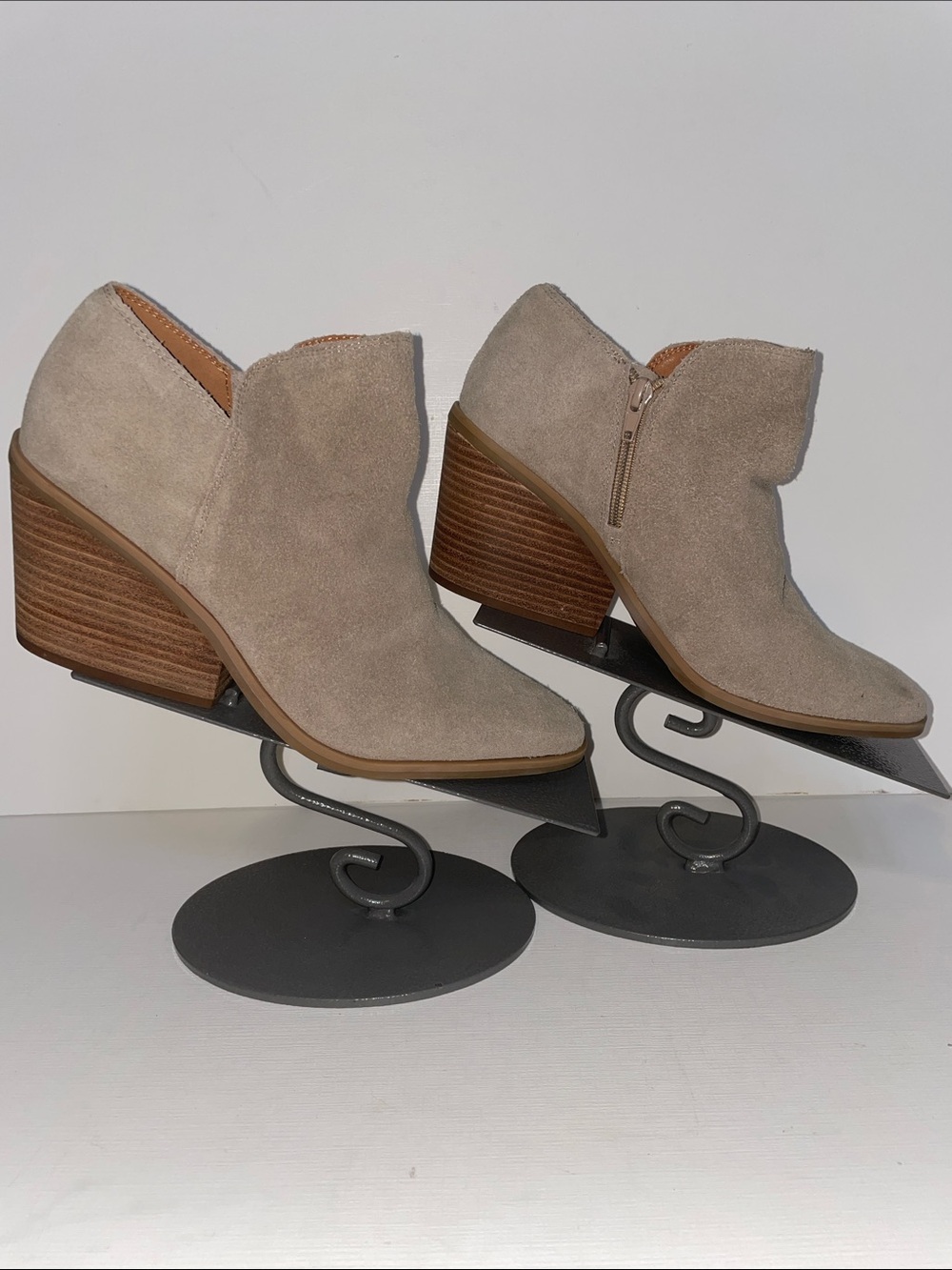 NWOT Lucky Brand Tan Suede Ankle Booties - Sz 9